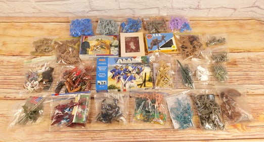 Mixed Lot of Plastic Figures
