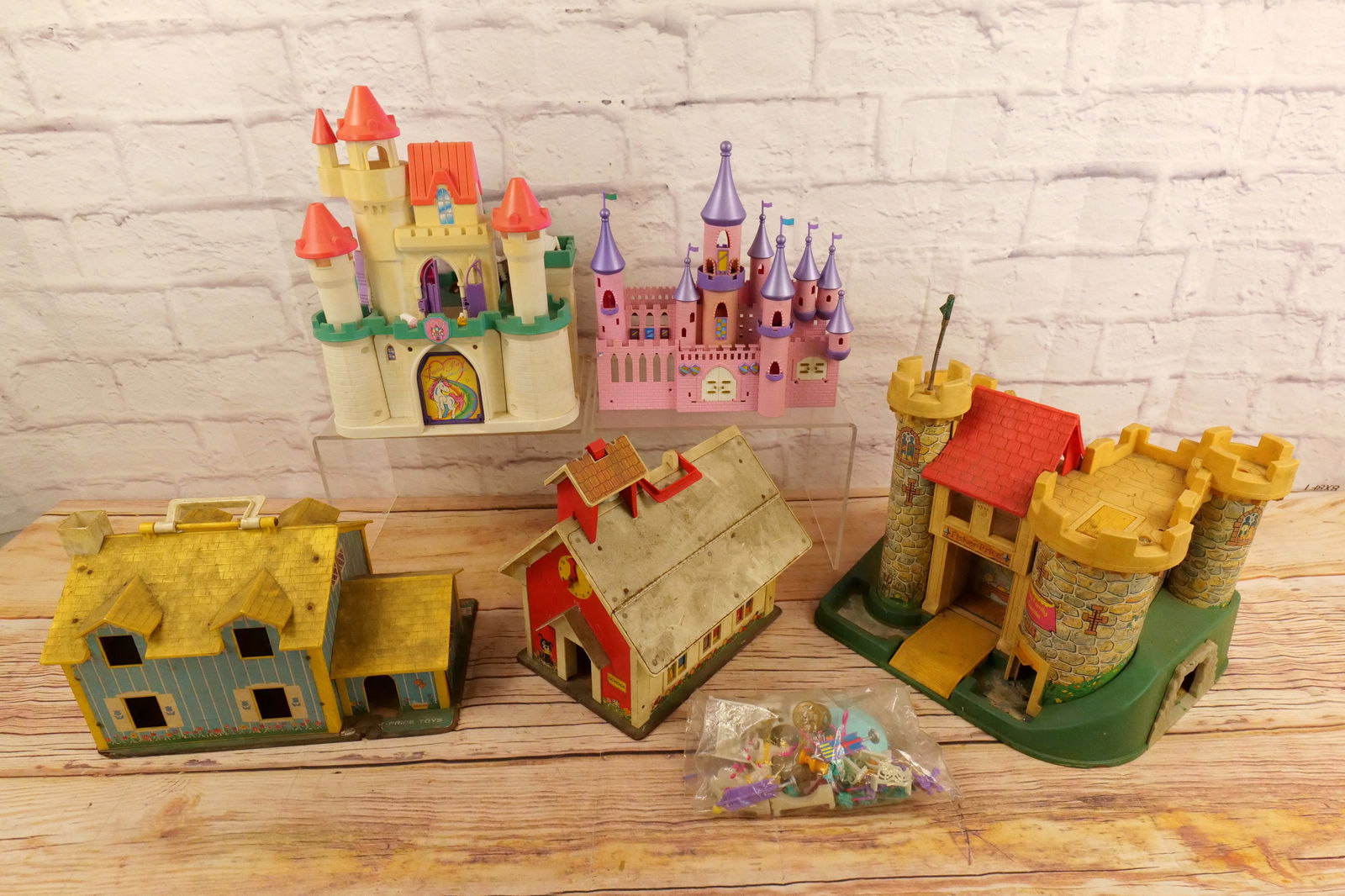 Lot of Fisher Price Playsets (1 of 15)