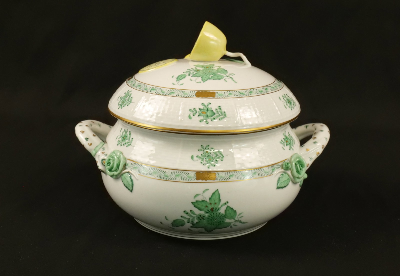 Herend Chinese Bouquet Oversized Tureen with Lid: Herend hand painted porcelain Chinese Bouquet oversized tureen with lemon lid decoration handle. Artist signed 23 AV. Measures 8.5" tall by 11.5" long. All invoices must be paid within 24 hours of the