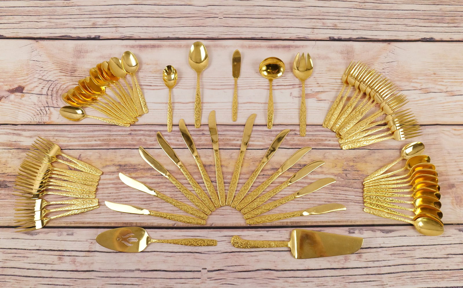 America Golden Heritage Electroplated Flatware Set - Service for 12 (1 of 10)