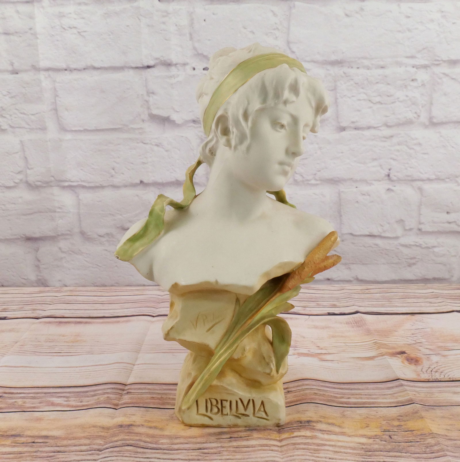 Amphora Teplitz Woman Bust "Libellvia" (1 of 12)