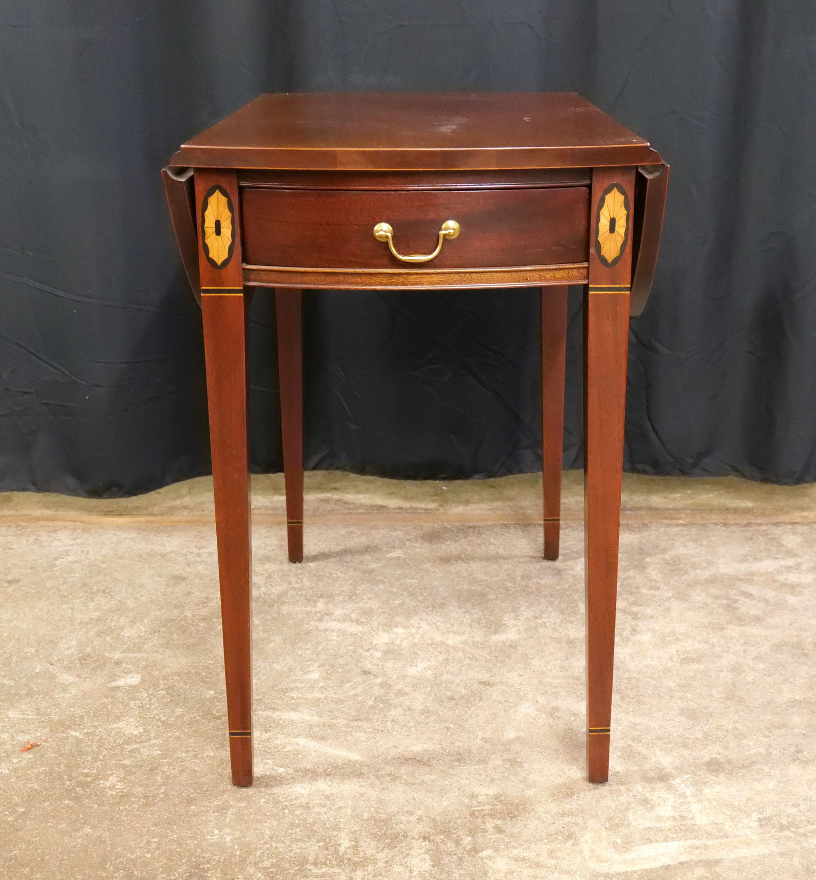 Hickory Chair Company Mahogany Pembrooke Table (1 of 12)