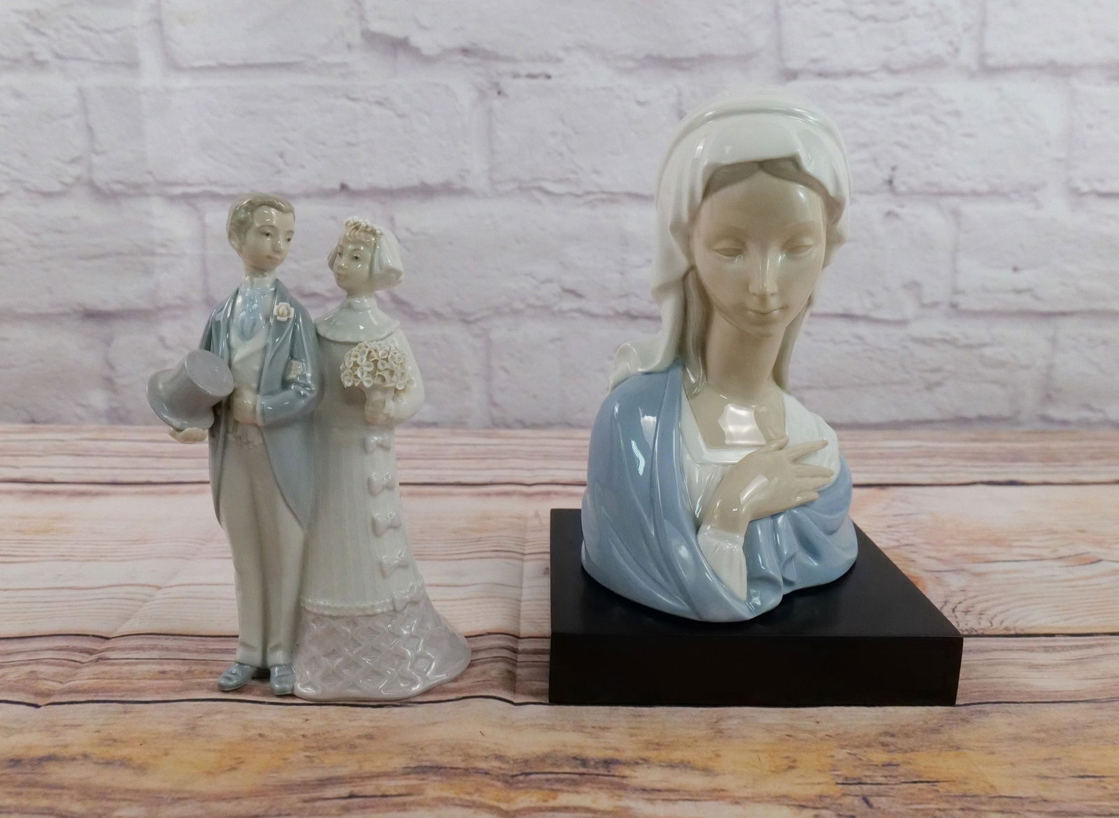 Lot of 2 Lladro Figurines (1 of 17)