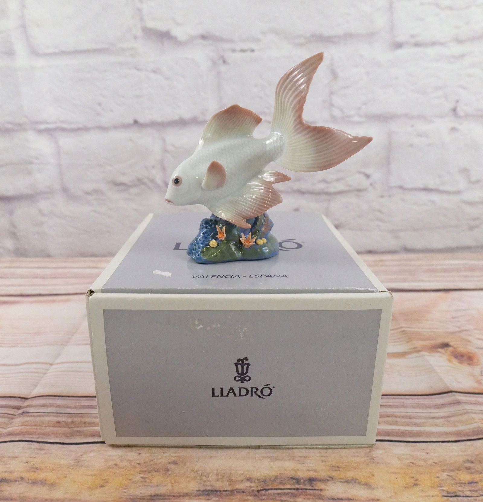 Lladro Underwater Calm Porcelain Figurine (1 of 11)