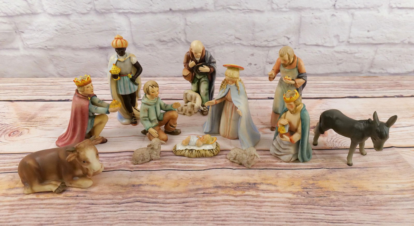 12 Piece Goebel Hummel Nativity Figurines (1 of 19)