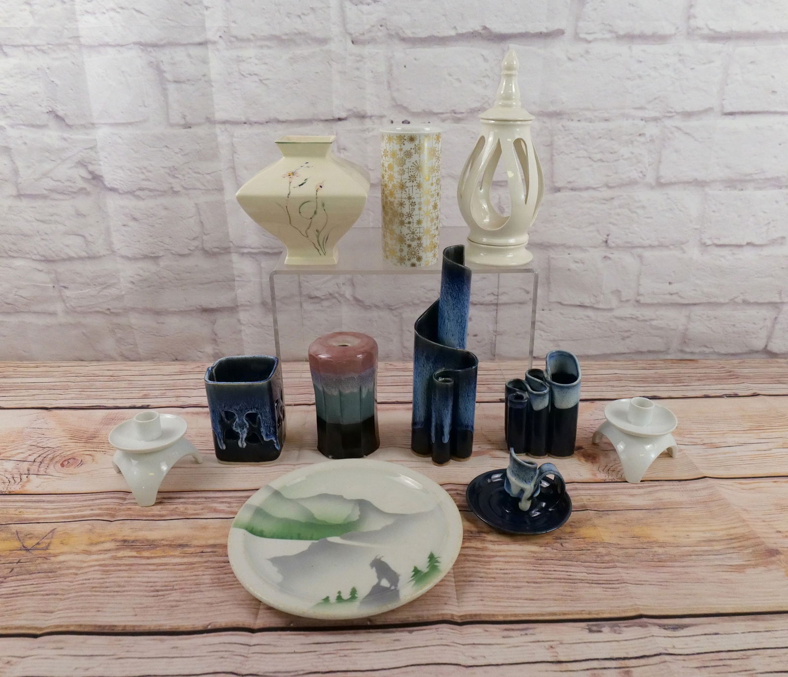 Mixed Lot of Porcelain and Pottery (1 of 20)