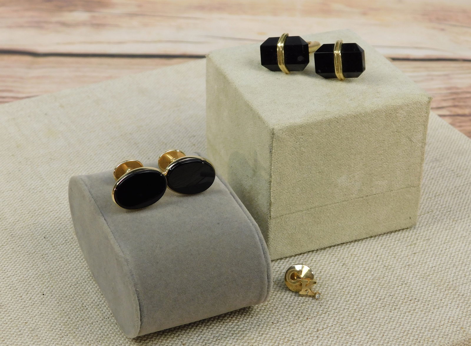 Group of Men's 14k and Onyx Cufflinks (1 of 12)