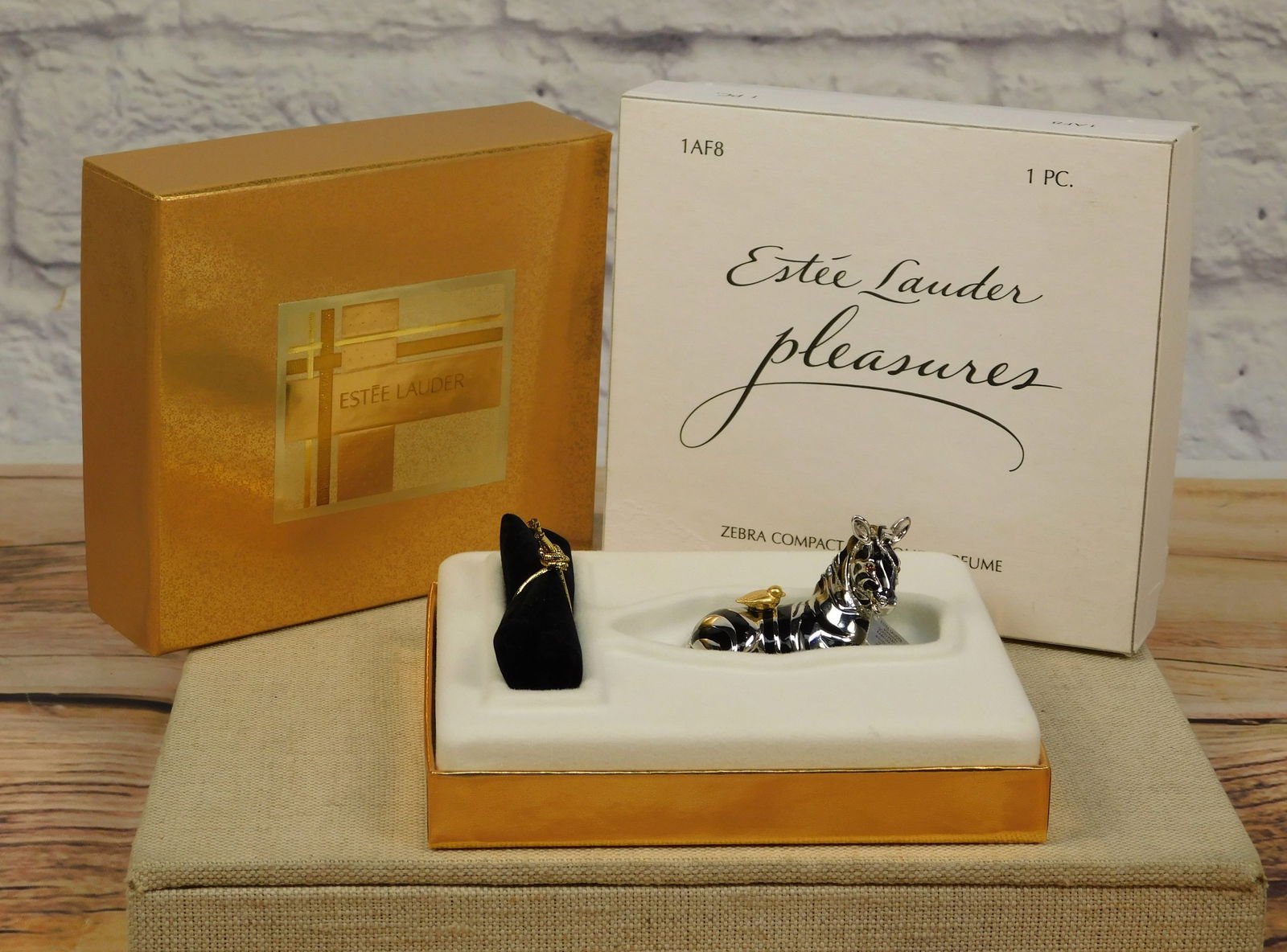 Estee Lauder Perfume Compact - Zebra (1 of 10)