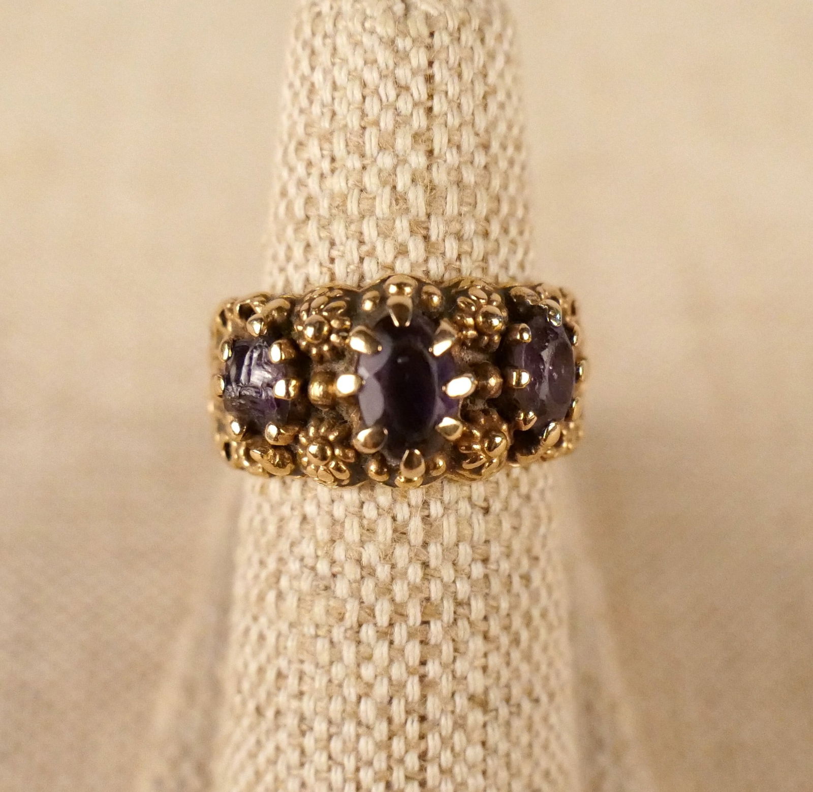 Vintage 14K Yellow Gold and Amethyst Ring (1 of 7)