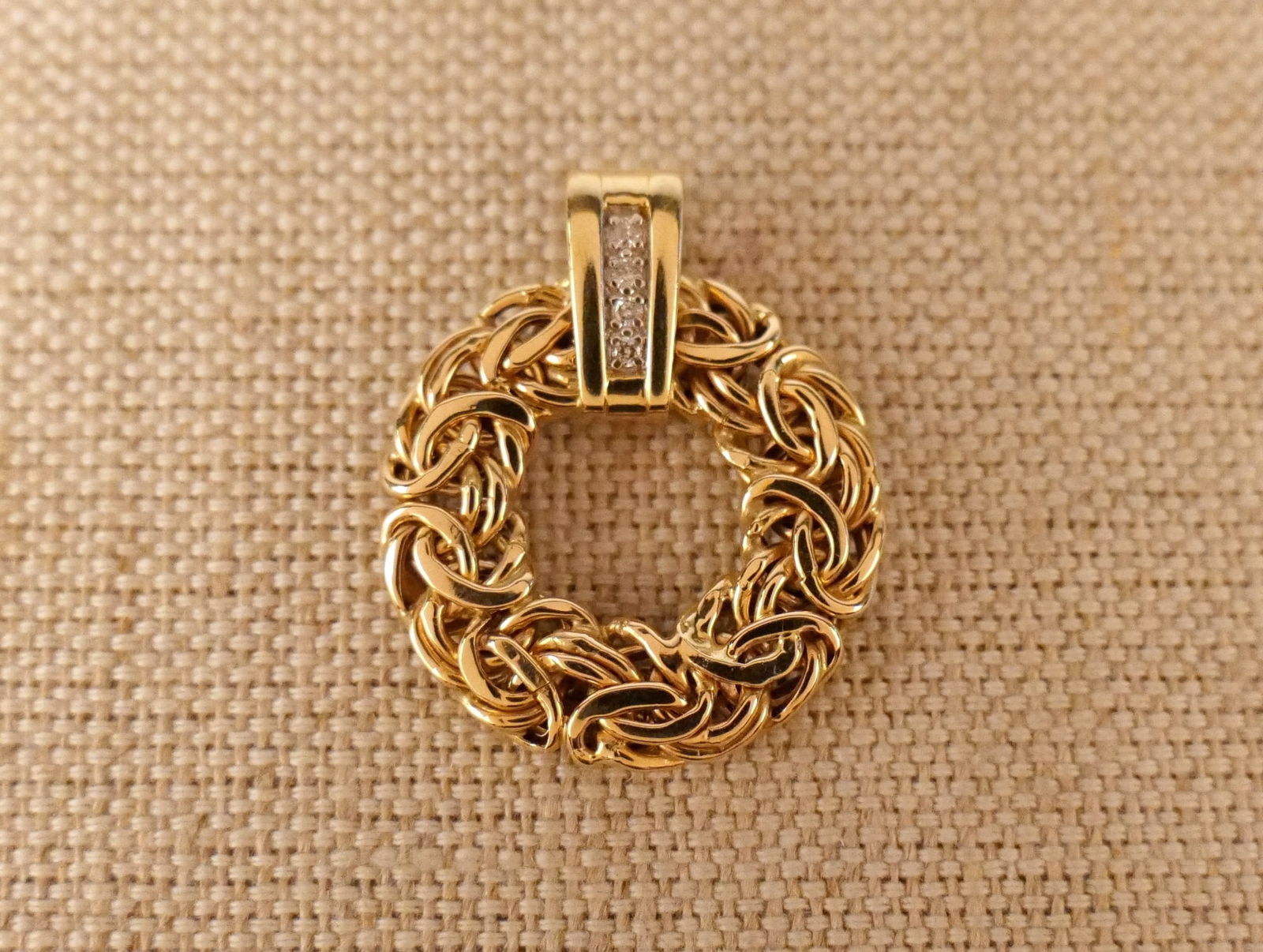 14K Yellow Gold Byzantine Link Pendant (1 of 5)