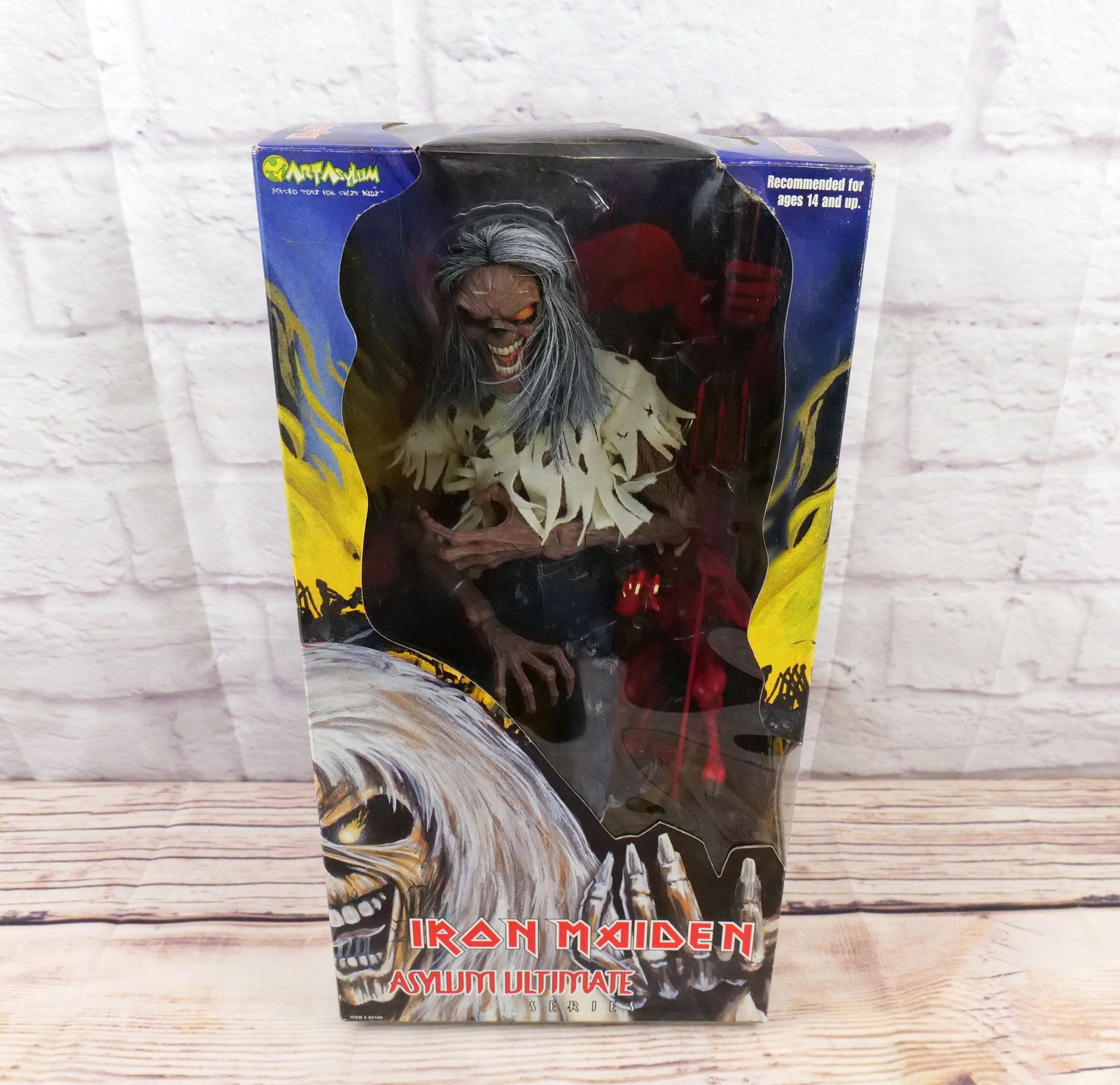 Iron Maiden Asylum Ultimate 18" Figure: Iron Maiden Asylum Ultimate 18" Figure by Art Asylum. Sealed in Box. Small tear on top plastic. All invoices must be paid within 24 hours of the sale. We offer multiple shipping options please read th