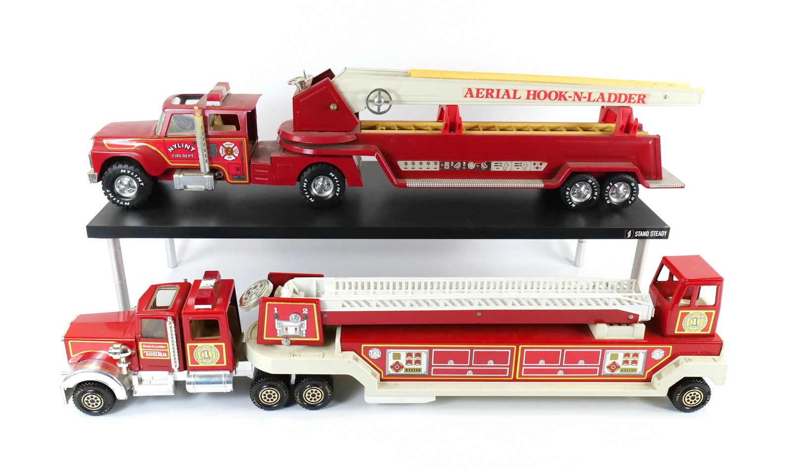 Lot of 2 Fire Trucks (1 of 14)