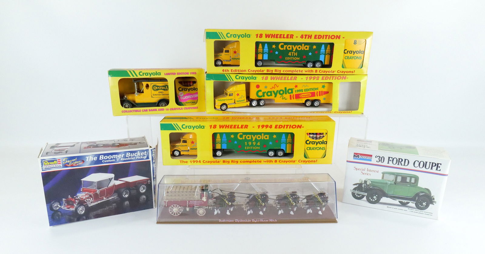 Mixed Lot of Plastic and Diecast Vehicles (1 of 11)