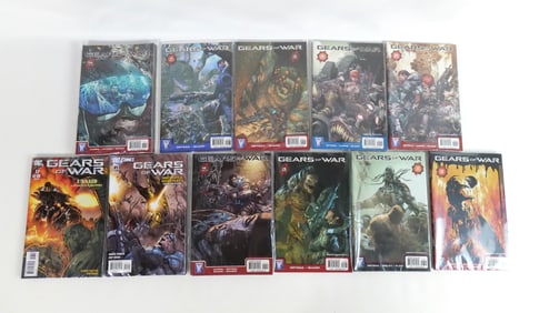 Lot of Gears of War Comics
