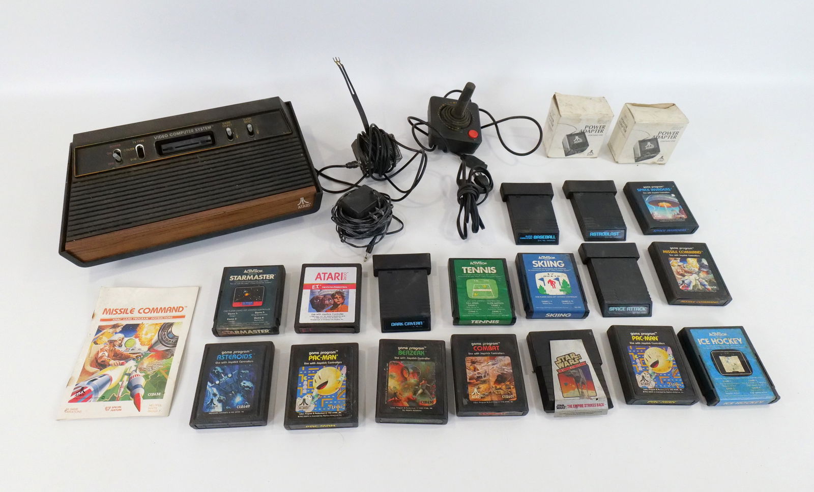 Lot of Atari Items (1 of 13)