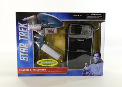 Star Trek Phaser & Tricorder  - EE Exclusive