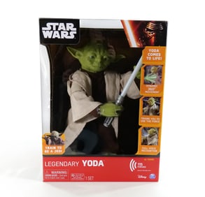 Disney Star Wars Legendary Yoda Figure