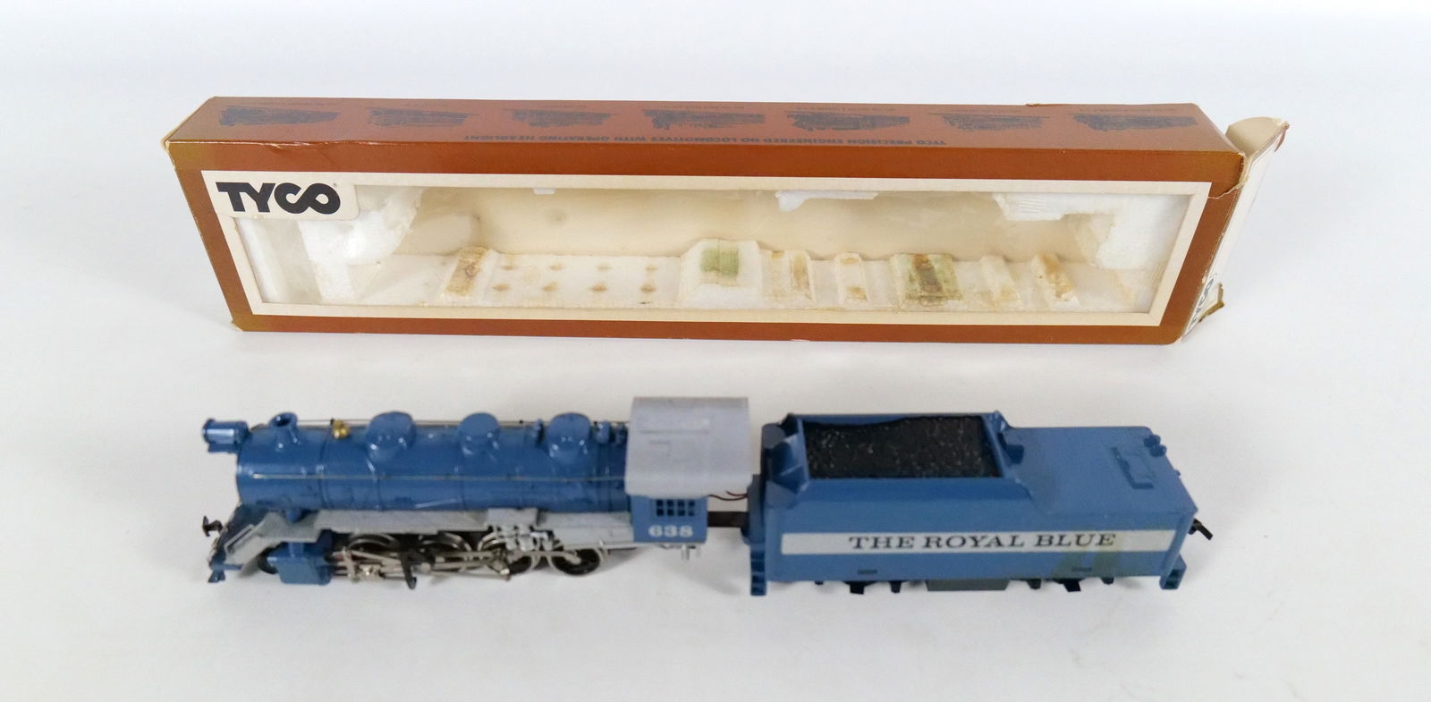 Tyco HO Scale The Royal Blue Engine and Tender (1 of 8)