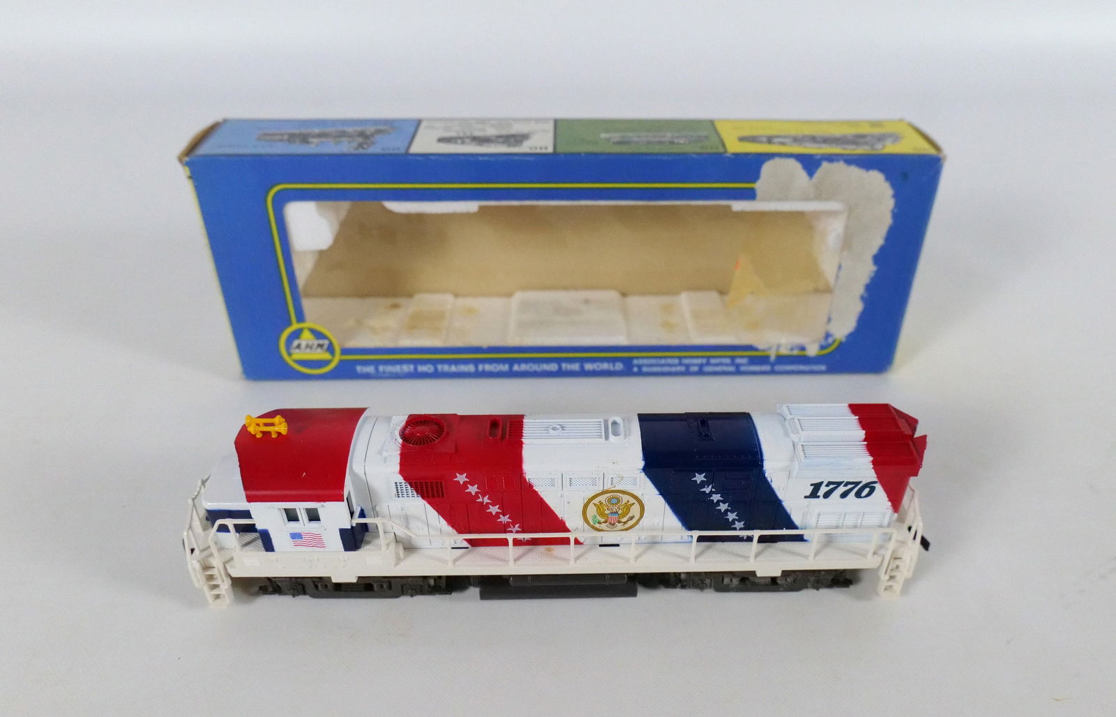 AHM HO Scale 1776 Engine (1 of 8)