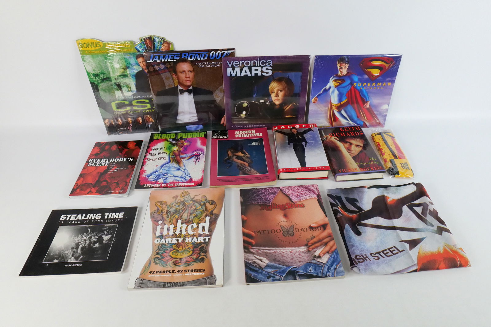 Lot of Pop Culture Books and Collectibles (1 of 11)