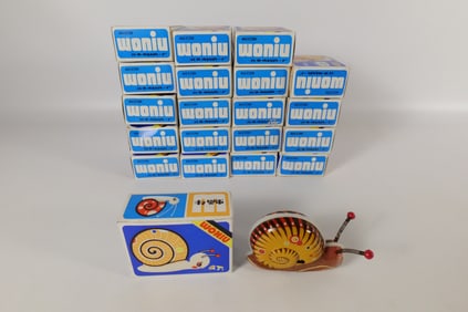 Lot of 20 Tin Litho Wind Up Snails