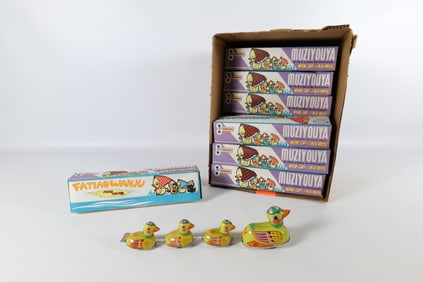 Lot of 16 Tin Litho Wind-Up Duck Family