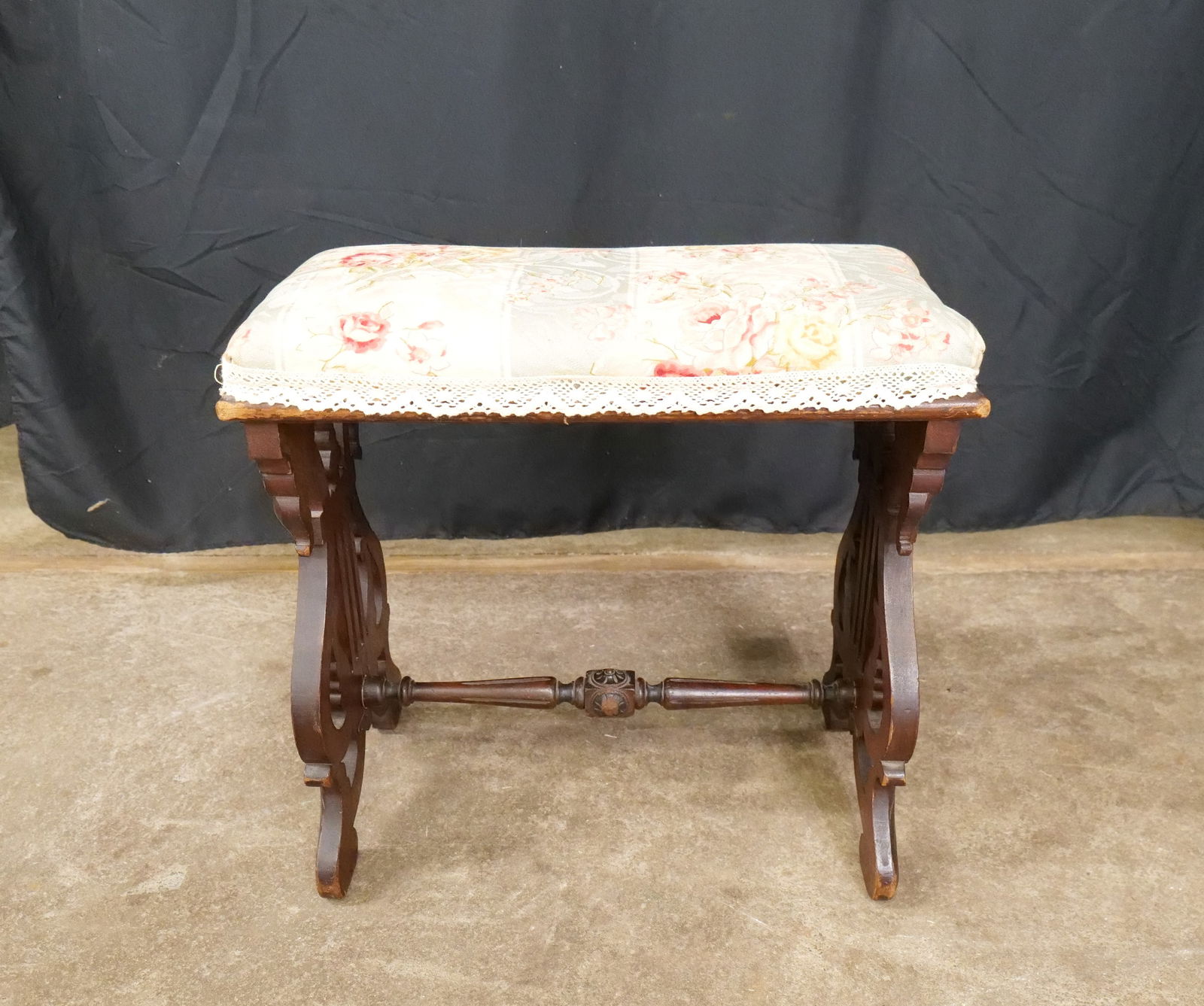 Eastlake Victorian Bench (1 of 6)