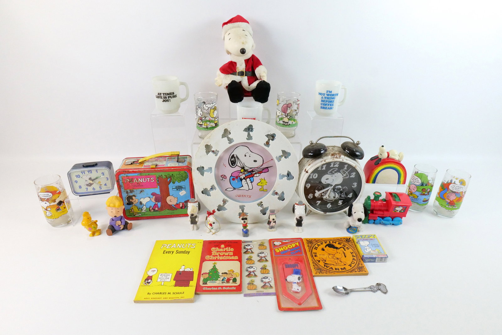 Lot of Vintage Snoopy/Peanuts Collectibles (1 of 18)