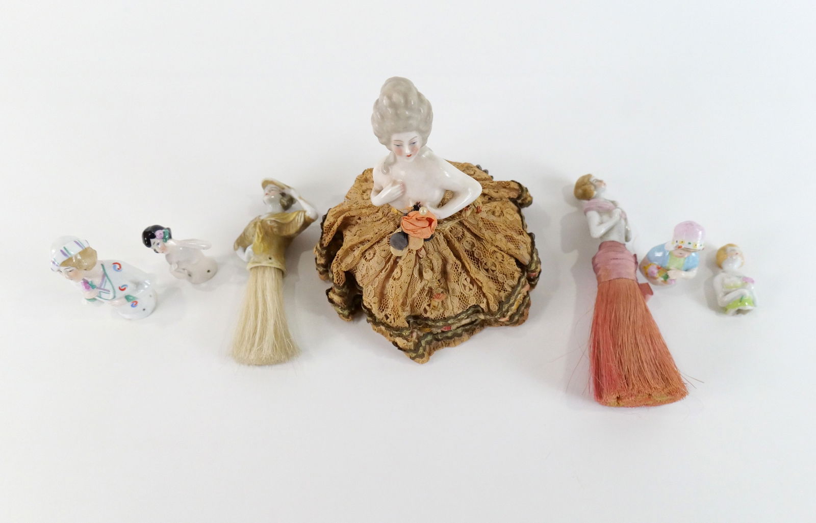 Lot of Vintage Vanity Items (1 of 19)