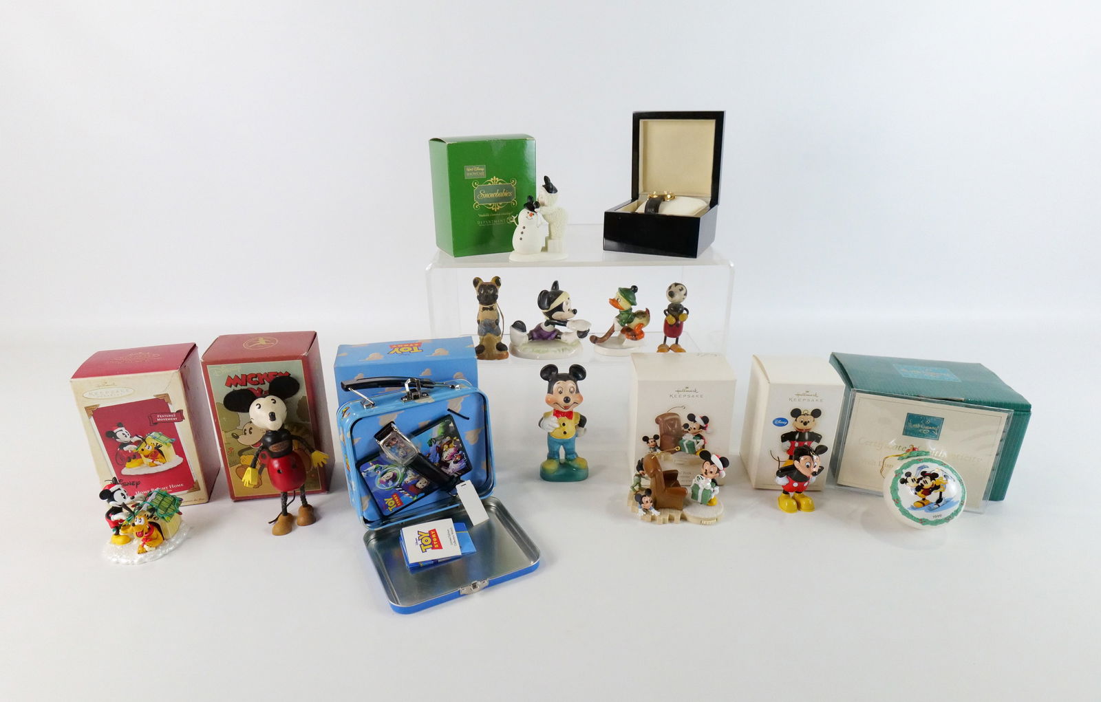 Group Lot of Disney Figures, Watches, and Ornaments (1 of 17)