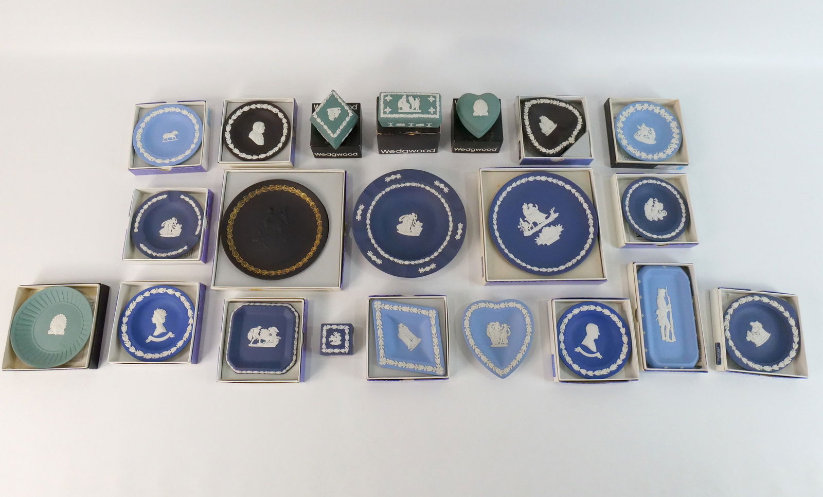 Group Lot of Wedgwood Jasperware Dishes, Boxes and Plates (1 of 20)