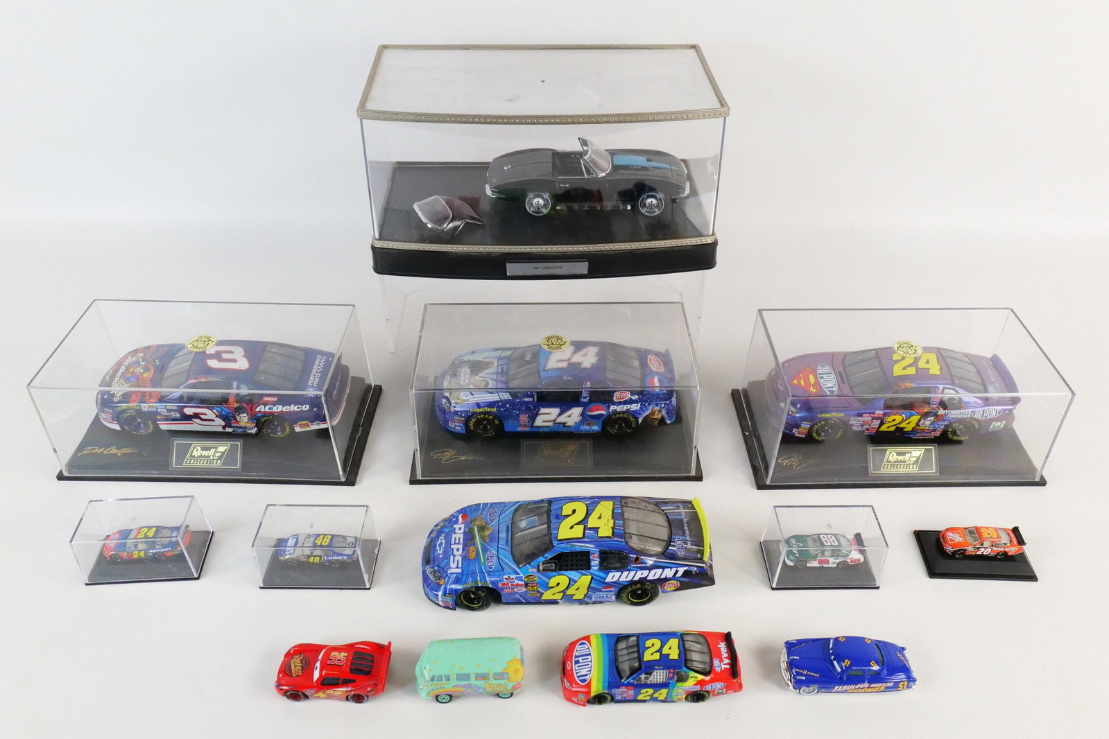 Lot of Loose Diecast: Lot of Loose Diecast including Jeff Gordon 1:24 Scale NASCAR - Superhero Related, Dale Earnhardt 1:24 Scale NASCAR - Superhero Related, Franklin Mint 1967 Corvette, 1:64 Scale NASCAR and More. All inv