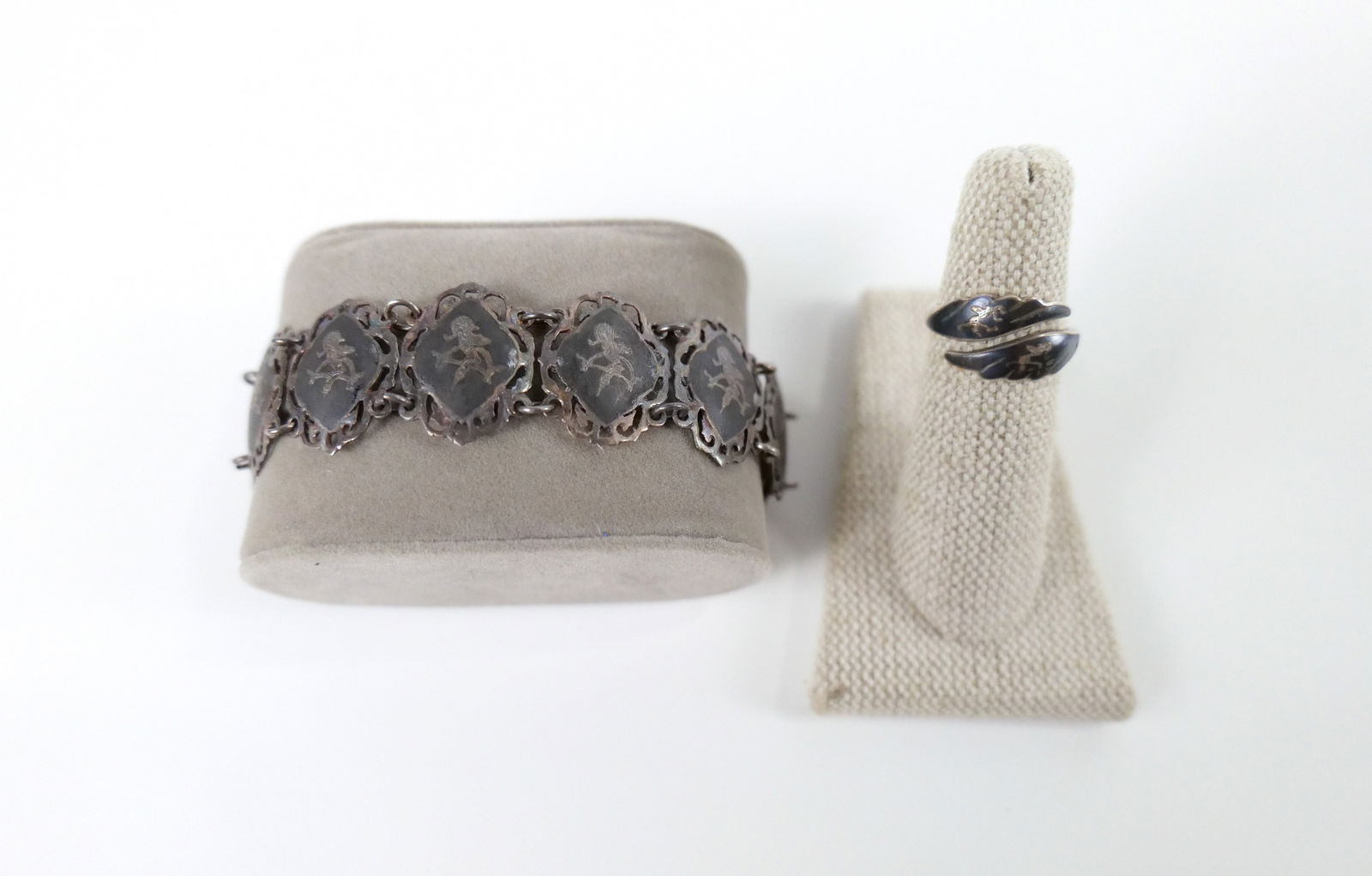 Vintage c1950 Sterling Siam Bracelet and Ring (1 of 14)