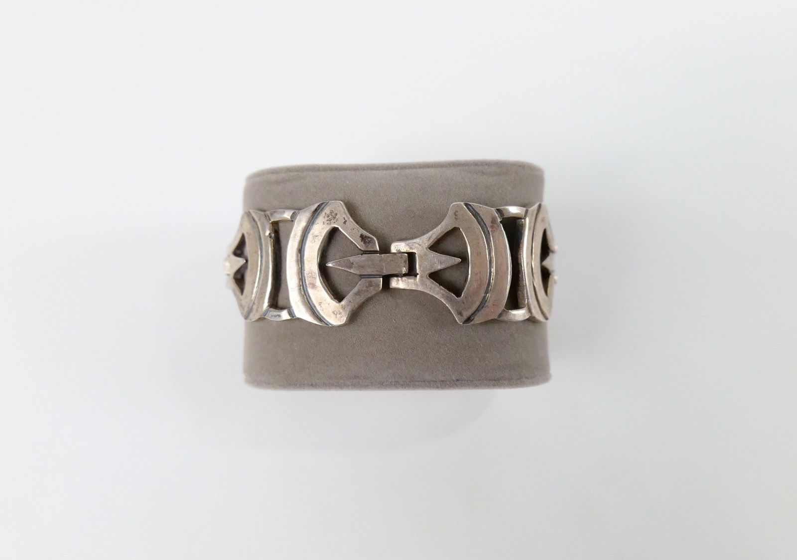 Vintage c1950 Mexican Sterling Bracelet (1 of 7)