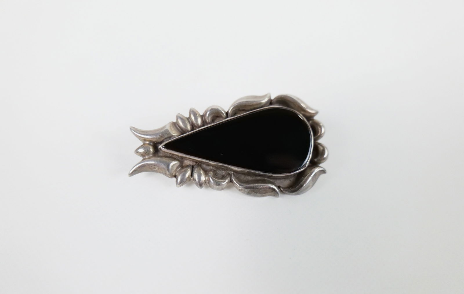 Mexican Sterling and Onyx Brooch (1 of 5)