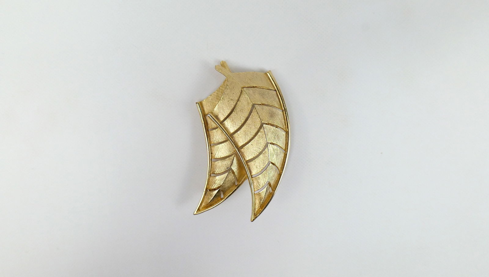 Vintage Double Leaf Brooch by Lisner (1 of 9)