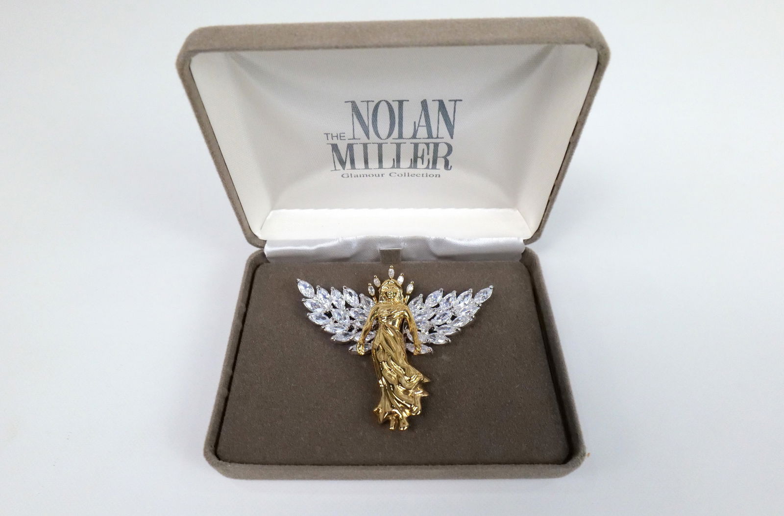 Nolan Miller Angel Brooch (1 of 11)