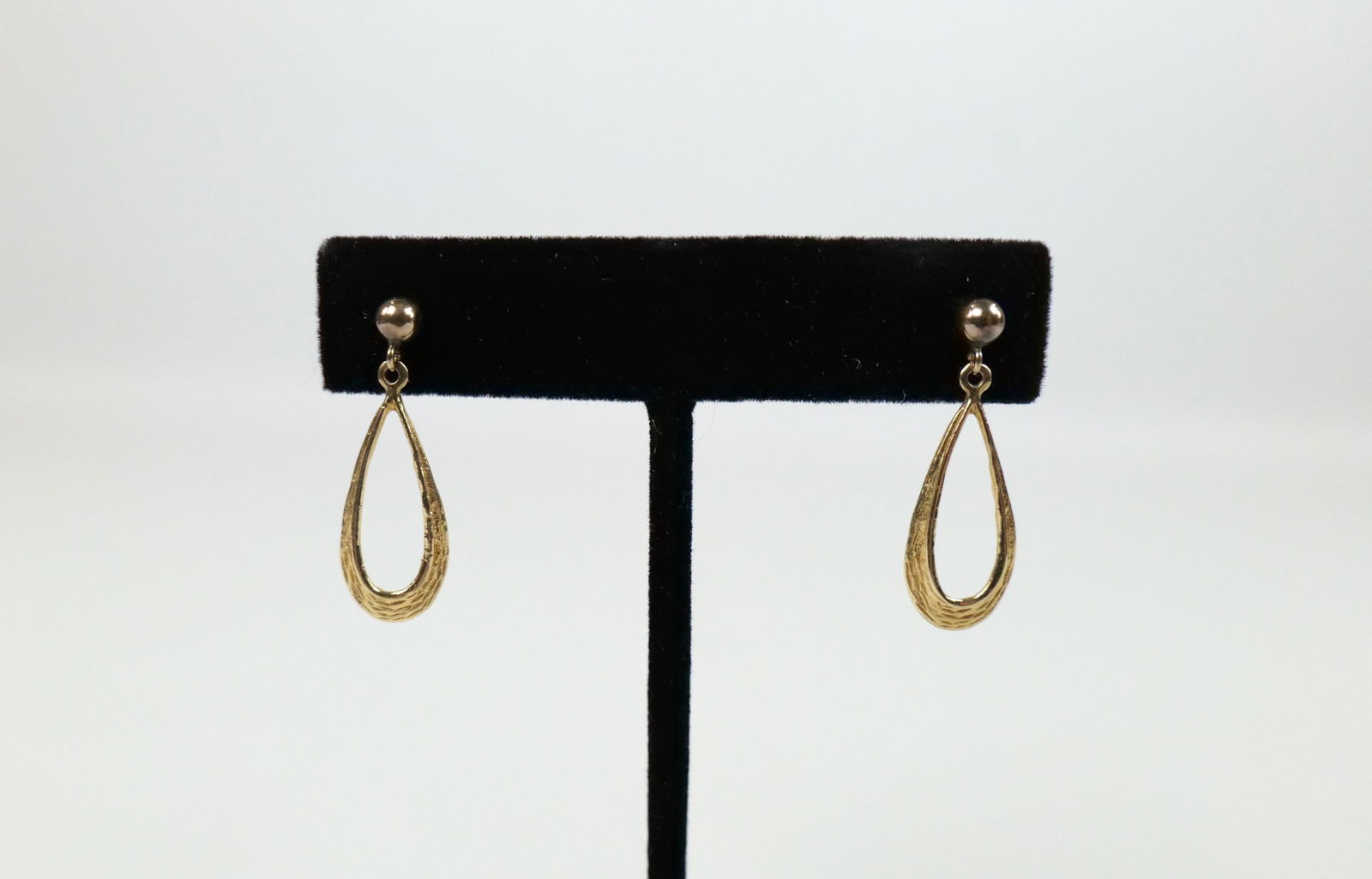 Vintage 14K Textured Drop Earrrings (1 of 5)