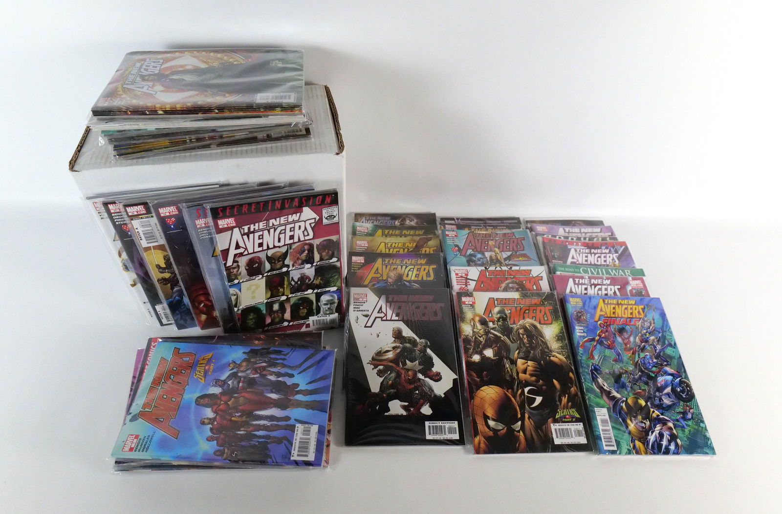 Short Box of Marvel New Avengers Comics (1 of 9)
