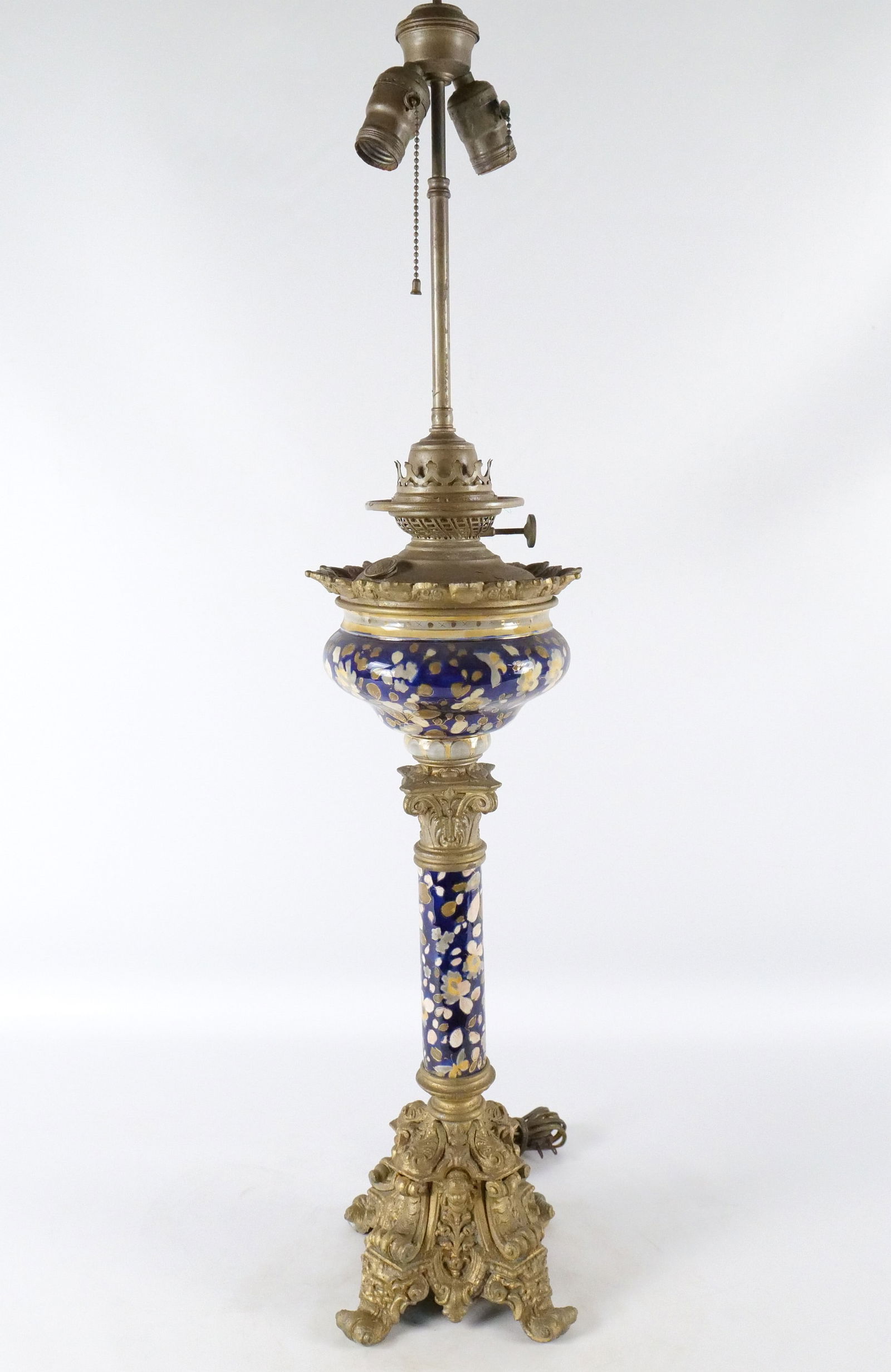 Victorian Oil Lamp - Converted to a Table Lamp (1 of 12)