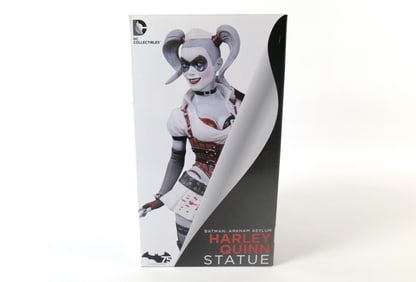 Batman: Arkham Asylum - Harley Quinn Statue