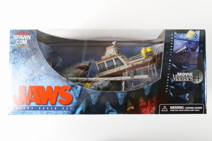 McFarlane Movie Maniacs Jaws Deluxe Box Set