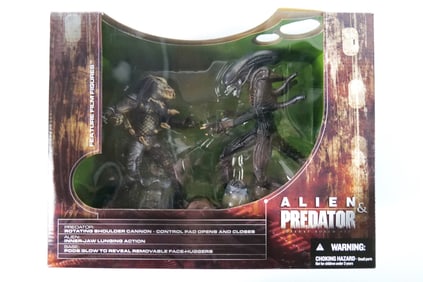 McFarlane Alien & Predator Deluxe Boxed Set
