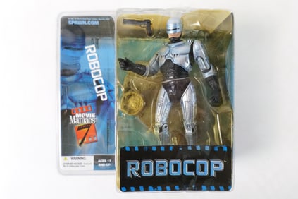 McFarlane Movie Maniacs Robocop Action Figure
