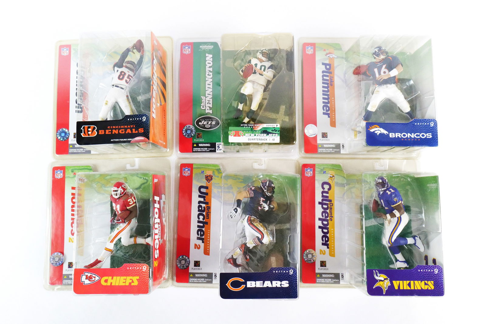 Lot of 6 McFarlane NFL Action Figures (1 of 18)