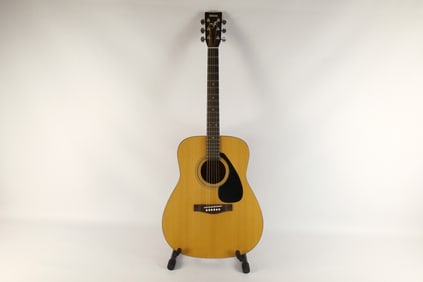Yamaha Acoustic Guitar