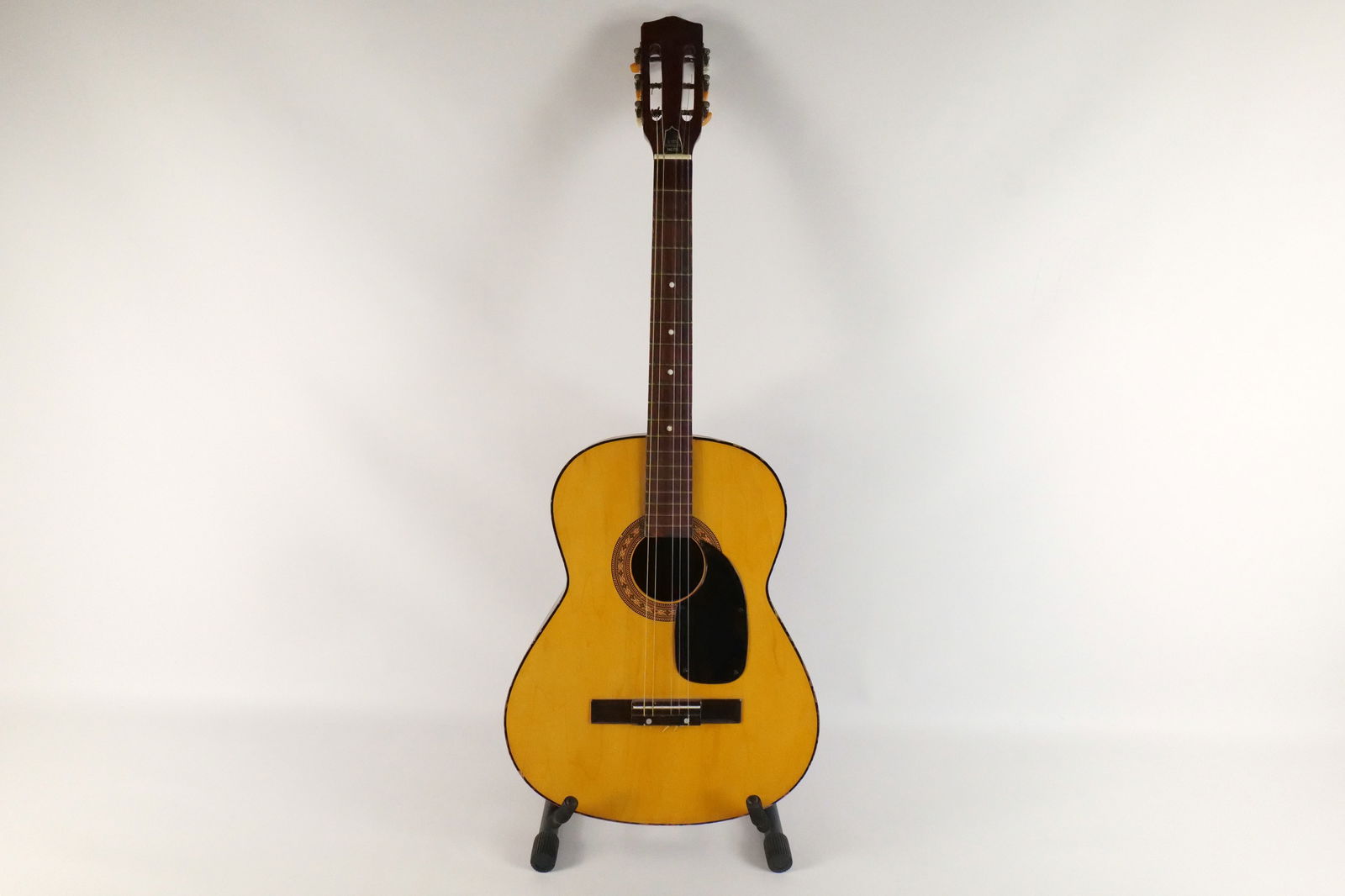 Six String Acoustic Guitar (1 of 20)