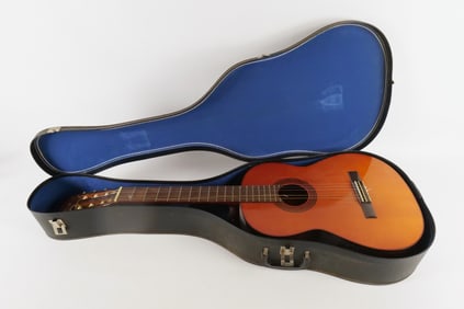 Yamaha Acoustic Guitar
