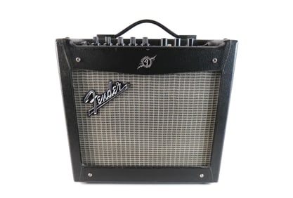 Fender Mustang V.2 Guitar Amp
