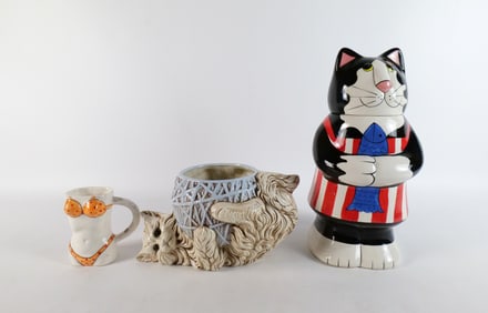 Group Lot of Modern Items.